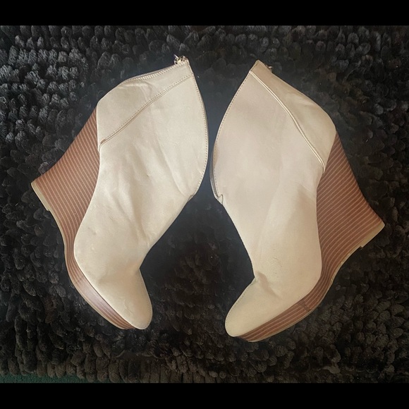 Ankle booties - Picture 5 of 6